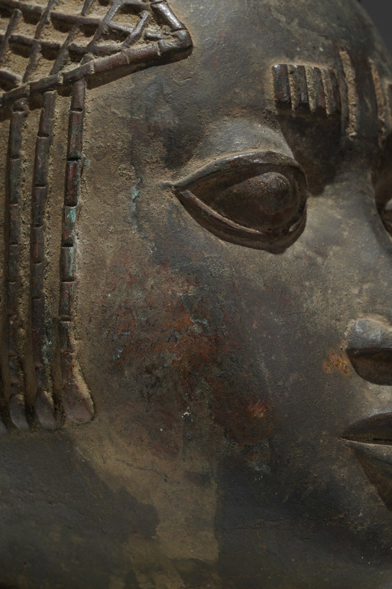 A Bronze sculpture of the Idia Queen