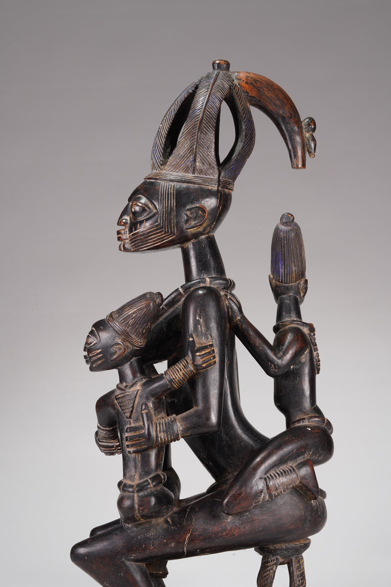 A Yoruba maternity figure
