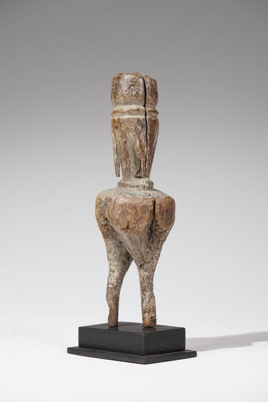 An atypical, small Moba sculpture