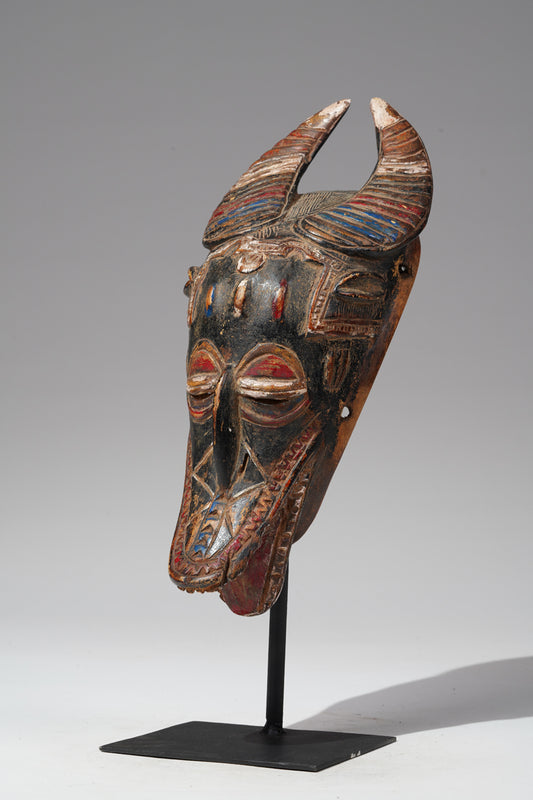 A Guru mask from the Zenoula region