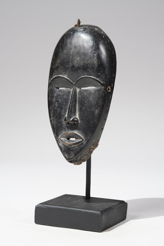 A Dan mask from the Man region