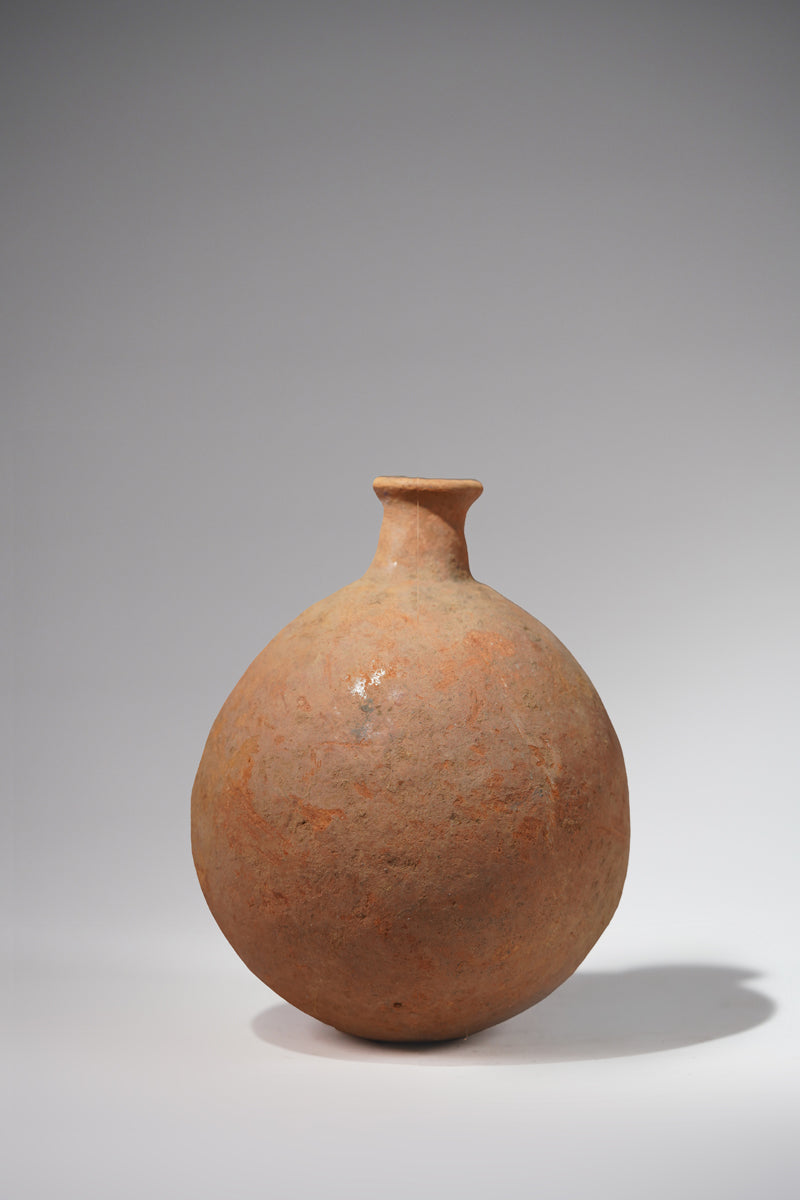 A Djenné terracotta vessel