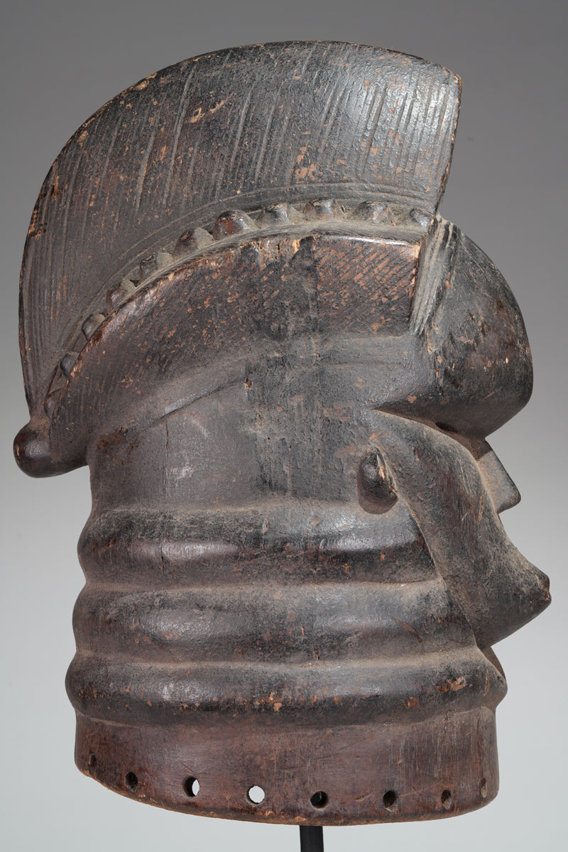 A Mende helmet mask