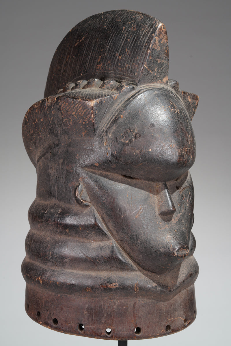 A Mende helmet mask