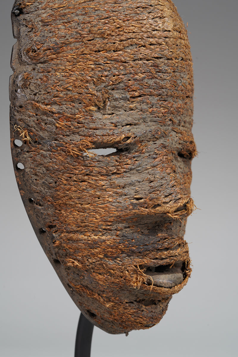 A Dan fetish mask from the Man region