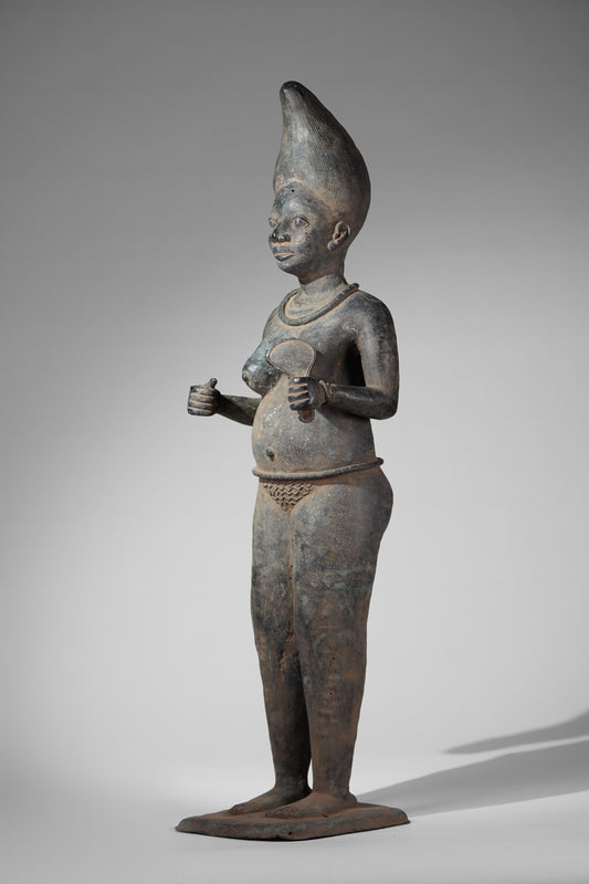 A female bronze sculptures in the style of Tada.