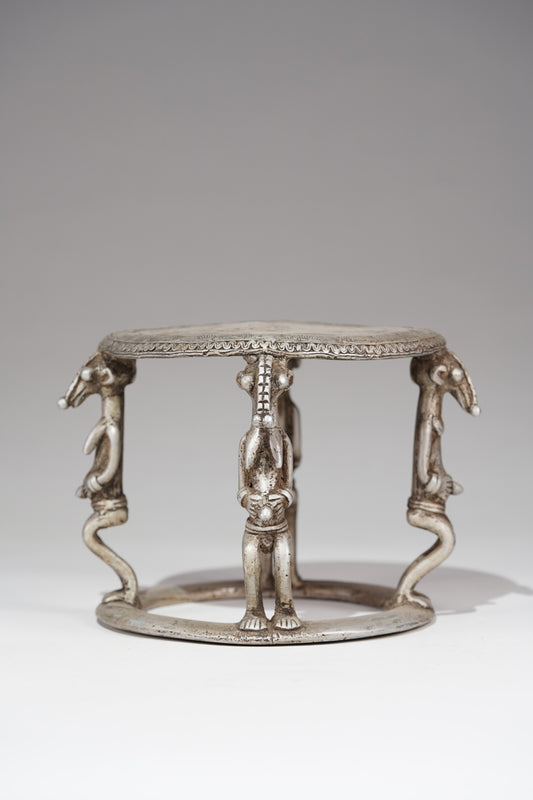 A Lobi/Gan circular aluminium tabouret