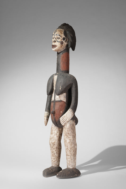 A female Idoma sculpture