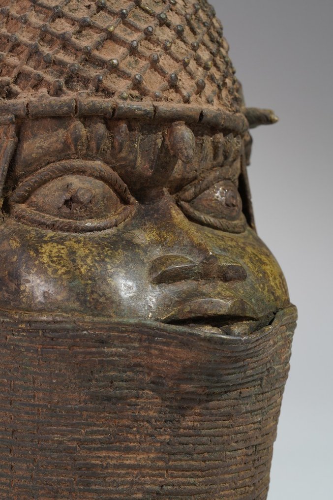 A commemorative Ọba head, Uhunmwu Elao