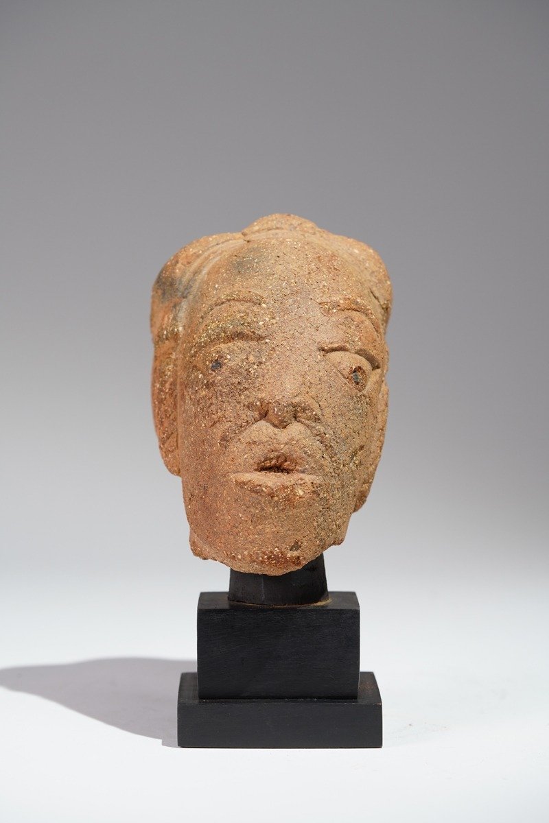 A fragmented terracotta head