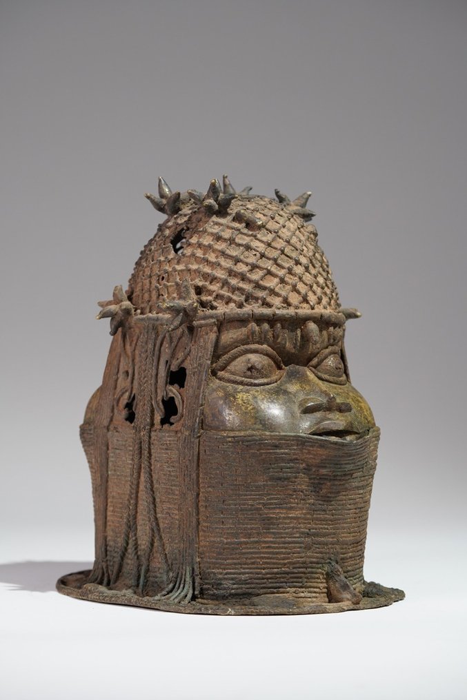 A commemorative Ọba head, Uhunmwu Elao