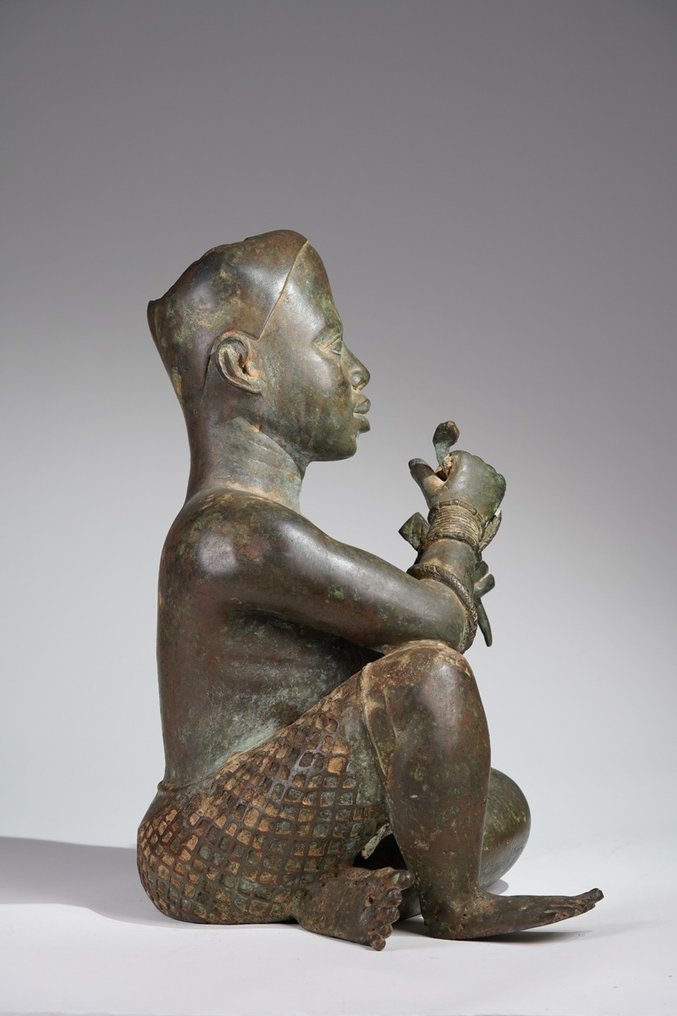 A Bronze sculpture in the style of Tada