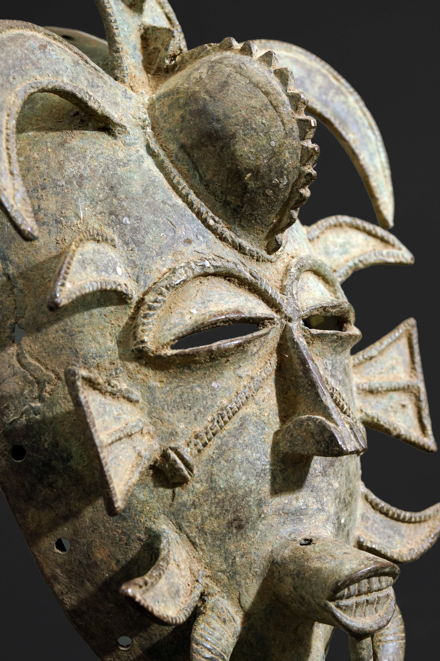 A Senufo Kpelié mask