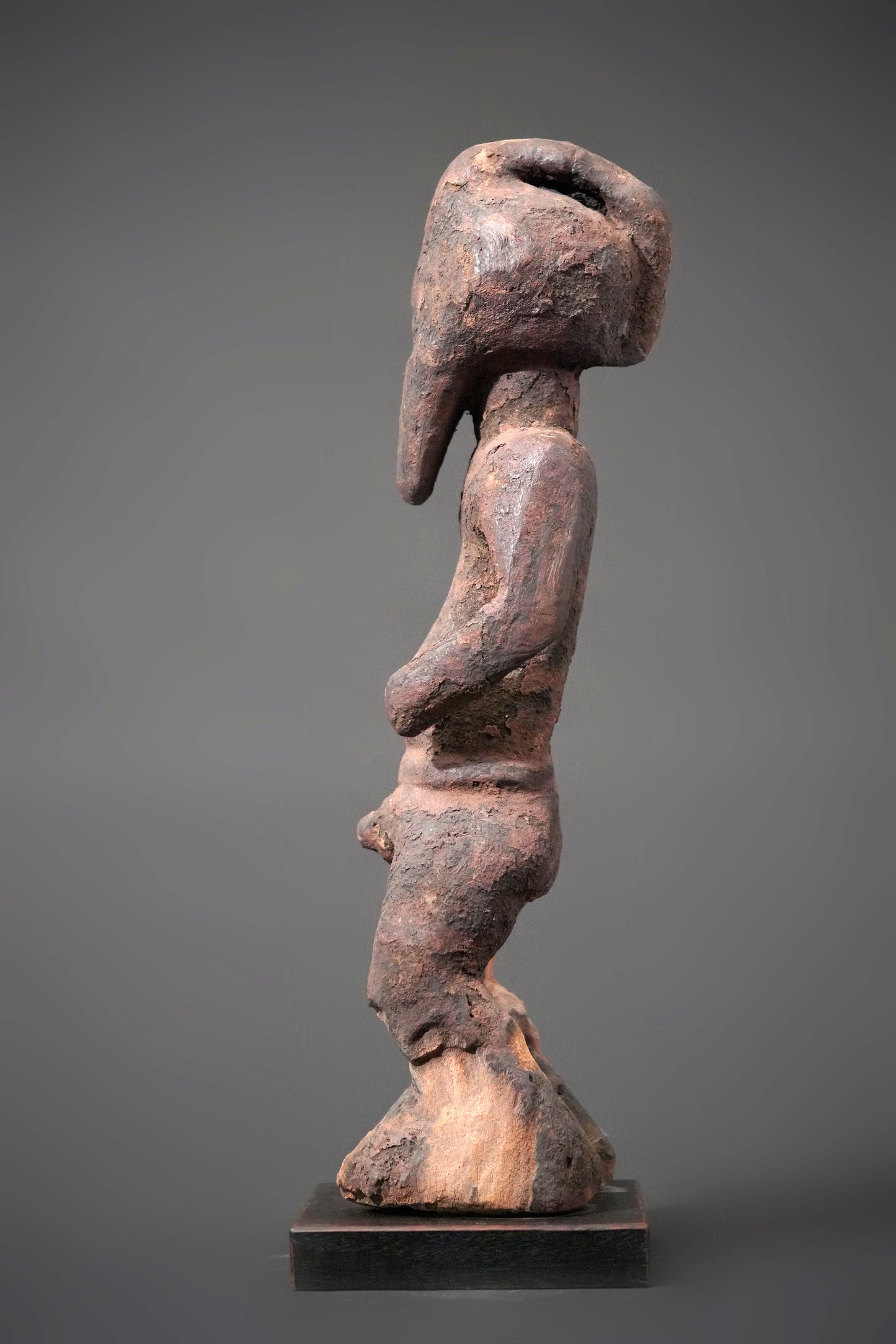 A male Keaka sculpture
