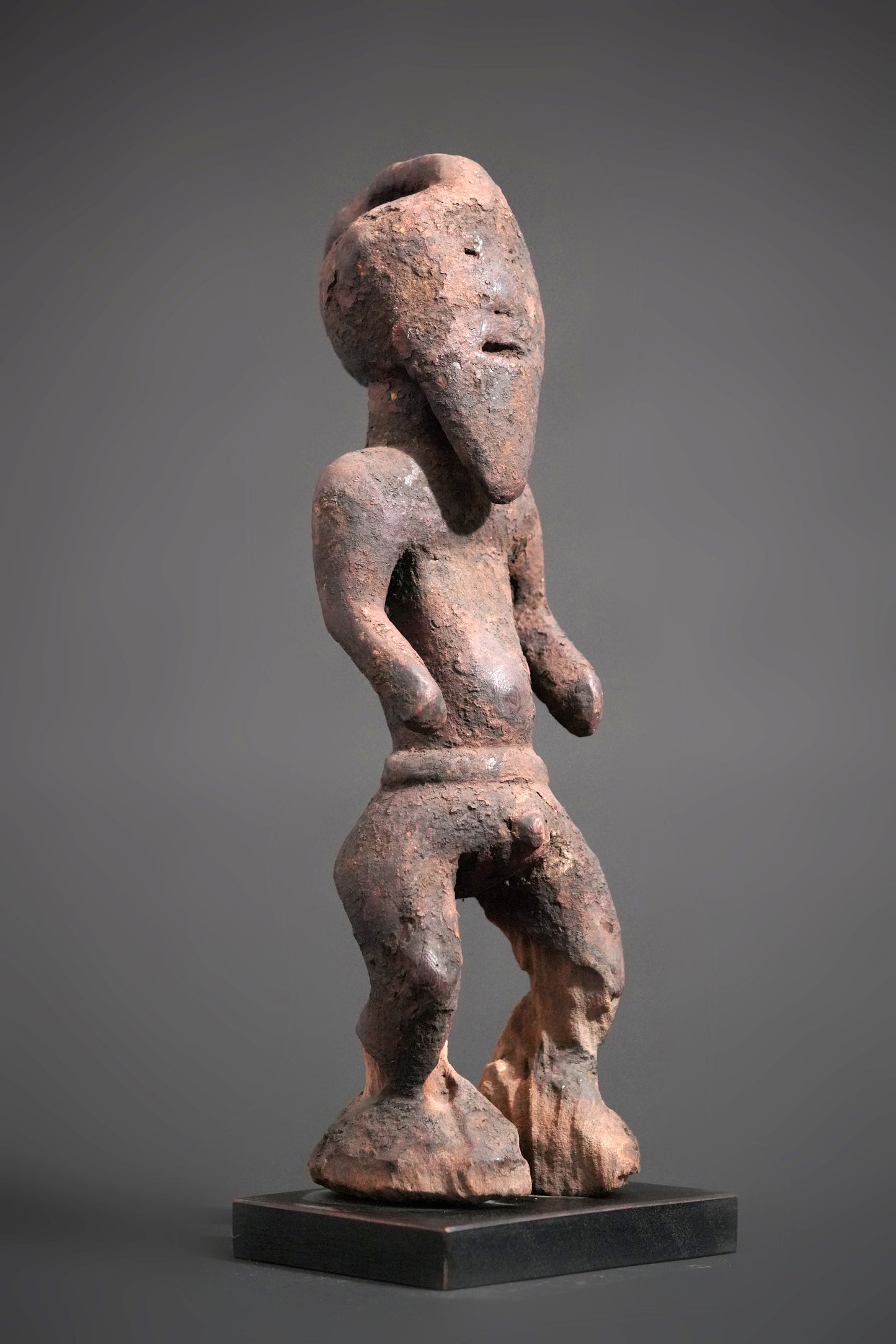 A male Keaka sculpture