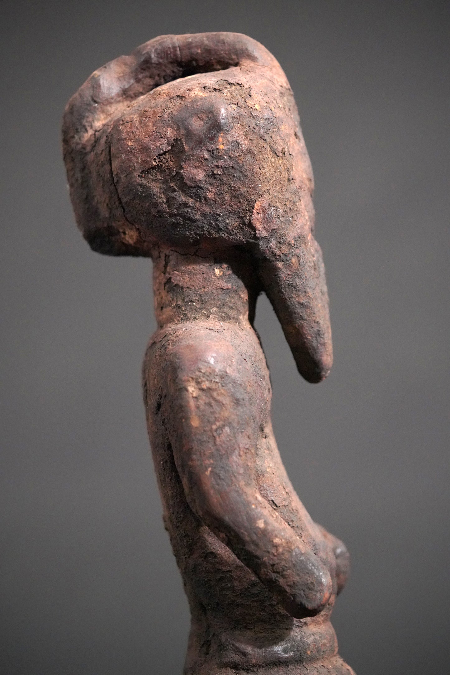 A male Keaka sculpture