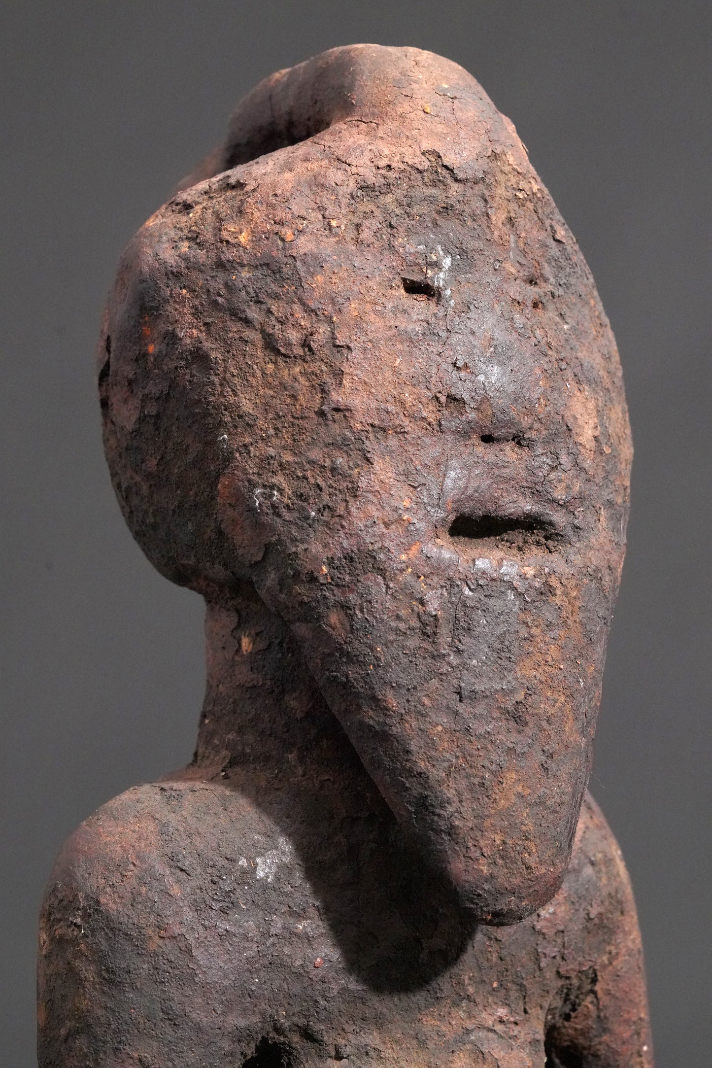 A male Keaka sculpture