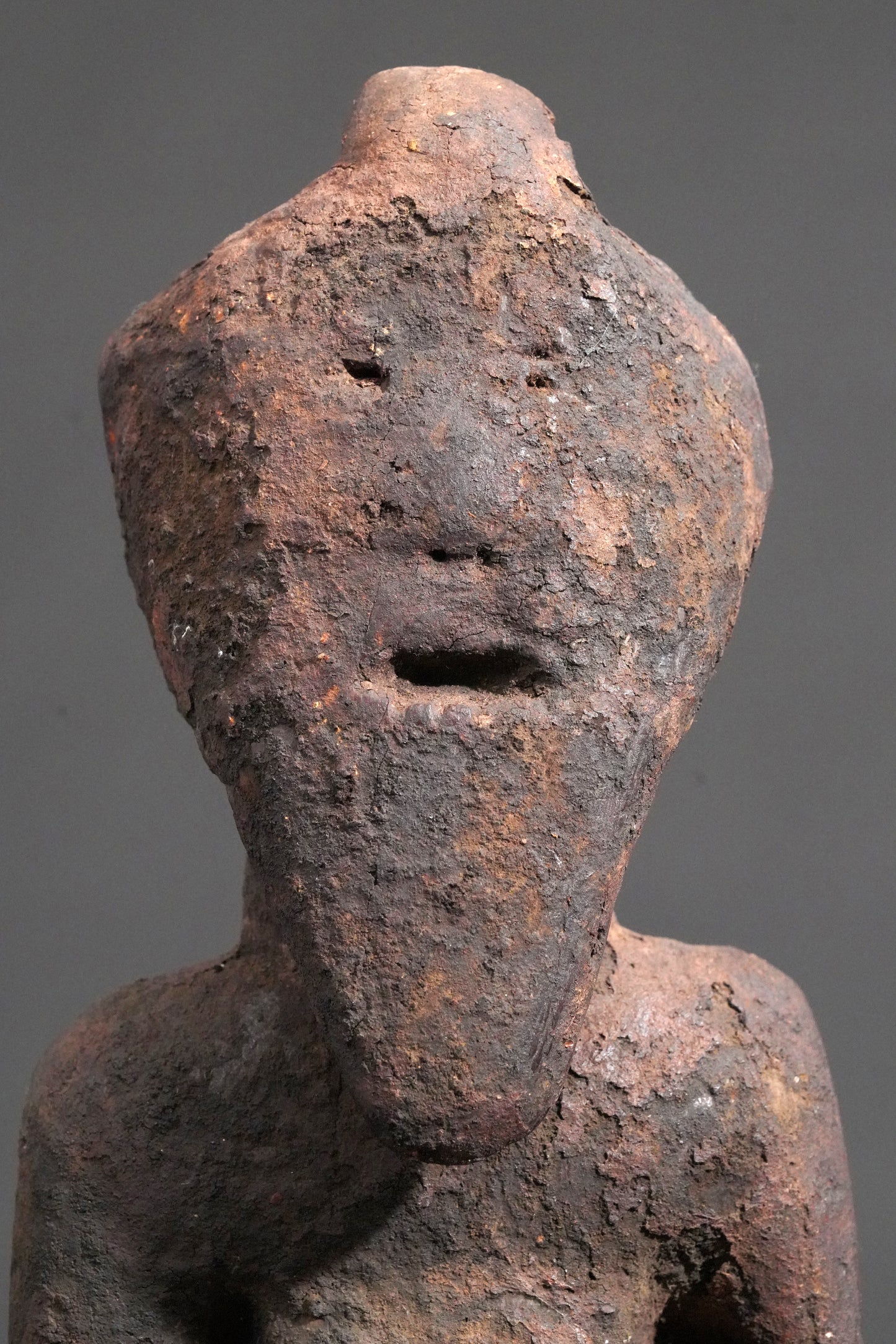 A male Keaka sculpture