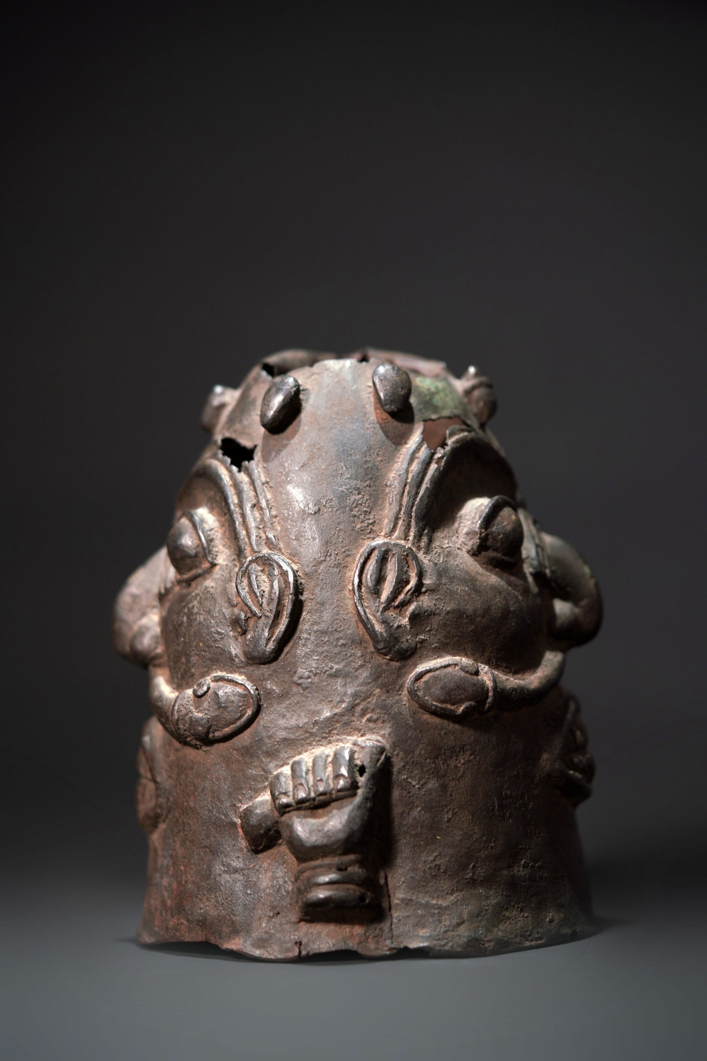 An early double-faced Benin bronze head