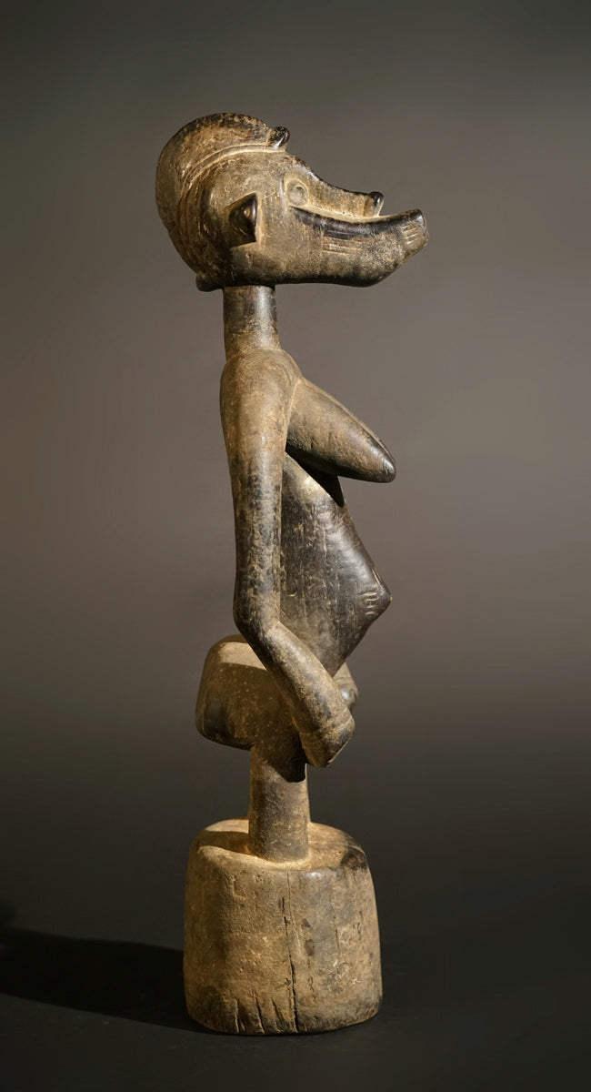 A female Senufo Rhytmpounder, called Deblé