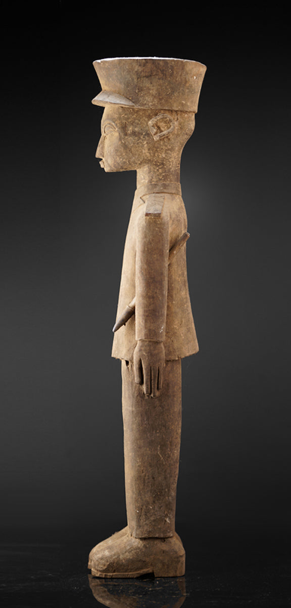 A so called "Colon-Sculpture" of Kilite Noufe