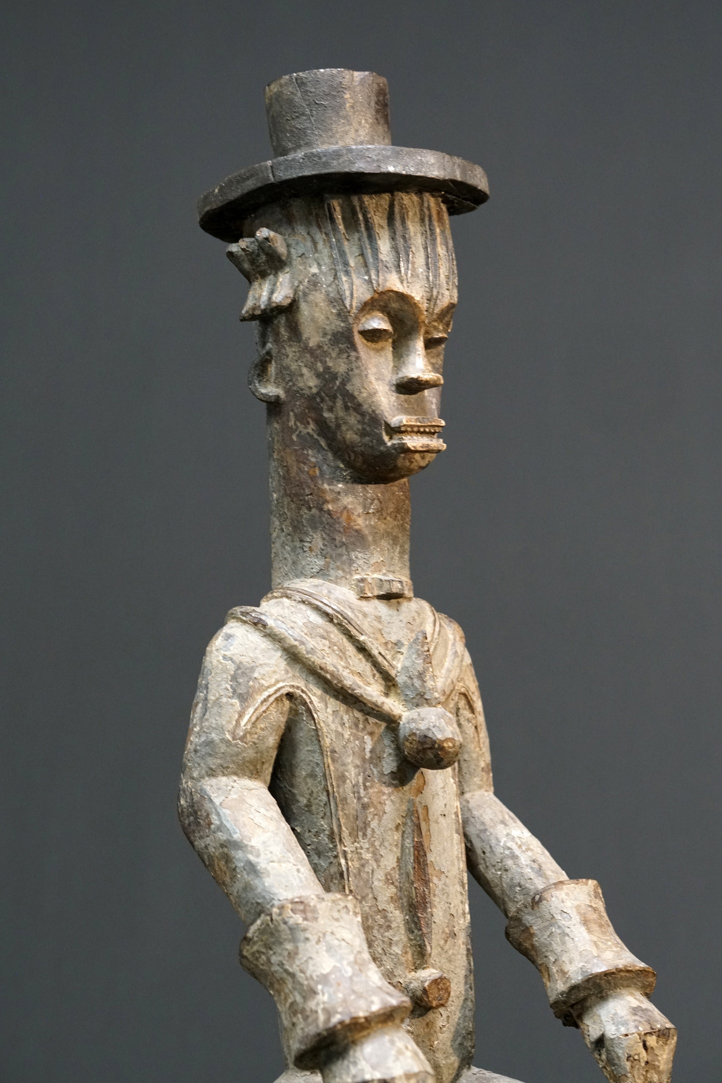 A male Urhobo statue