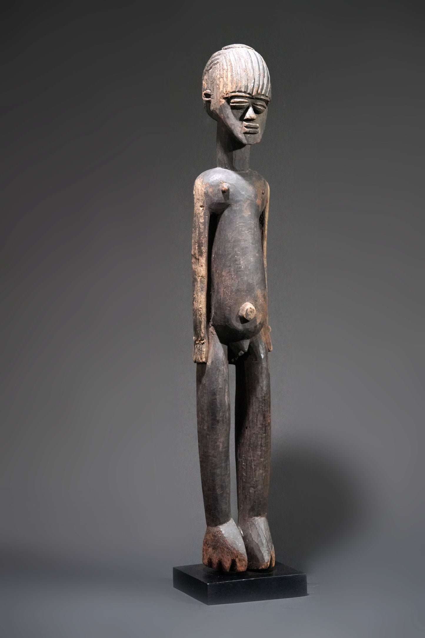 A male Lobi sculpture
